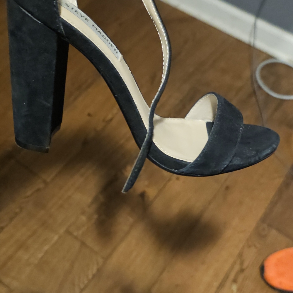 Heels - Picture 4 of 9